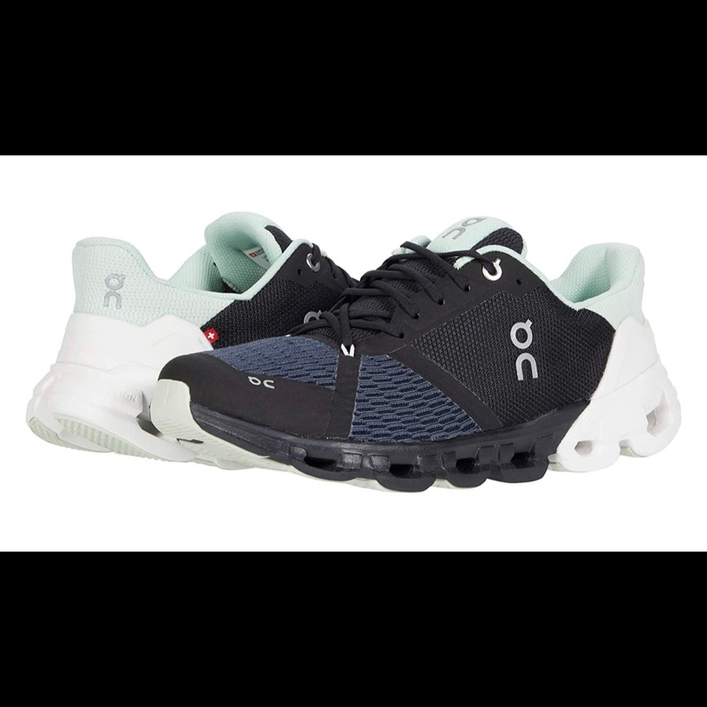 On cloud flyer black mint